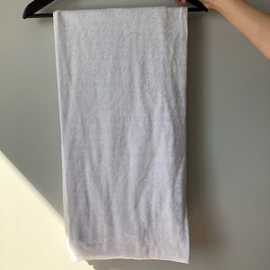 Lululemon scarf - white